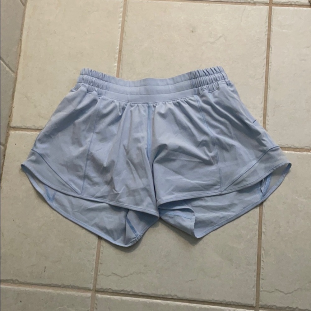NWOT Lululemon Hotty Hot short